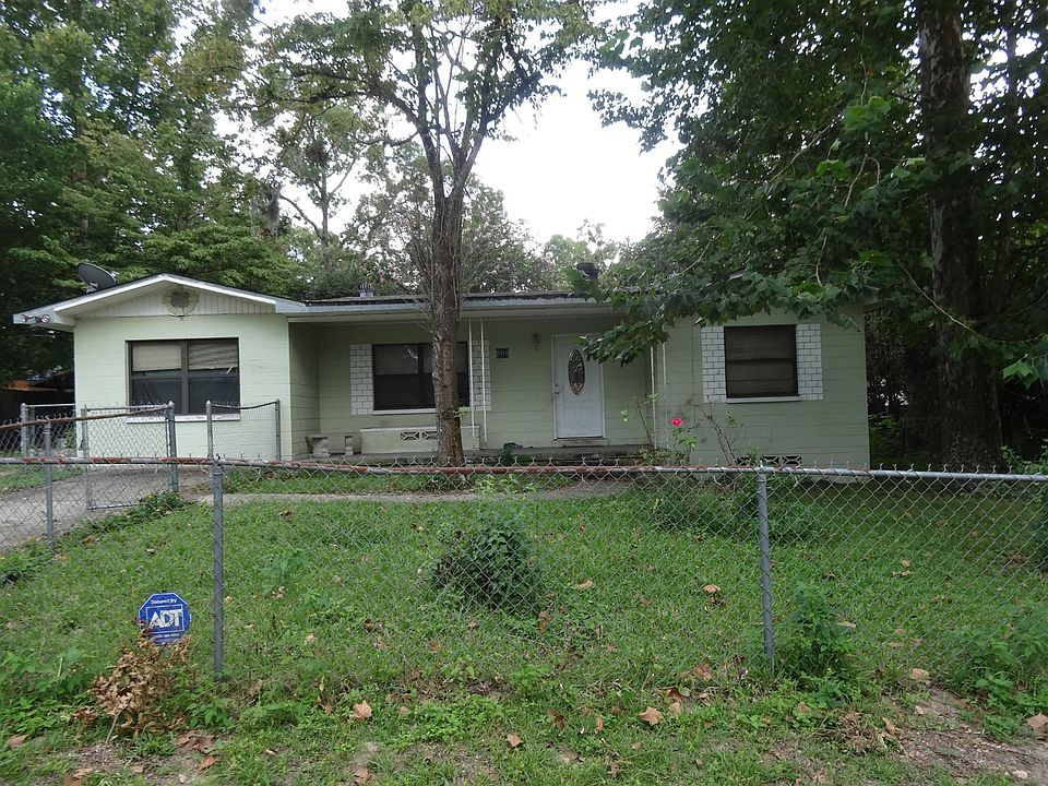 1st image of 2911 SE 19th Ave