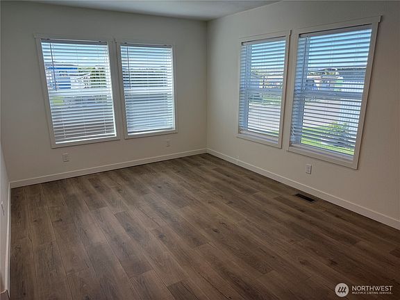 5th image of 402 Maple Avenue #10