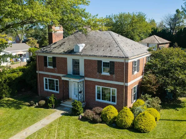 19 W King St, Ephrata, PA 17522
