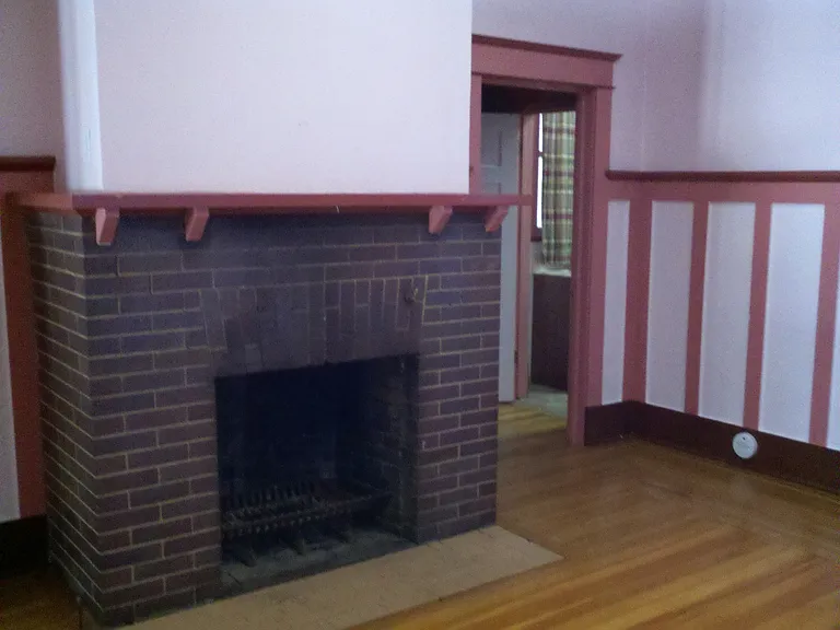 313-319 E Broadway St — Photo 12
