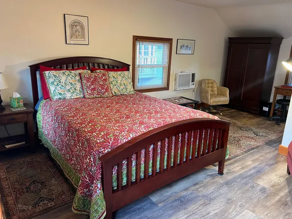 331 N Main St #2, Ashland, OR 97520