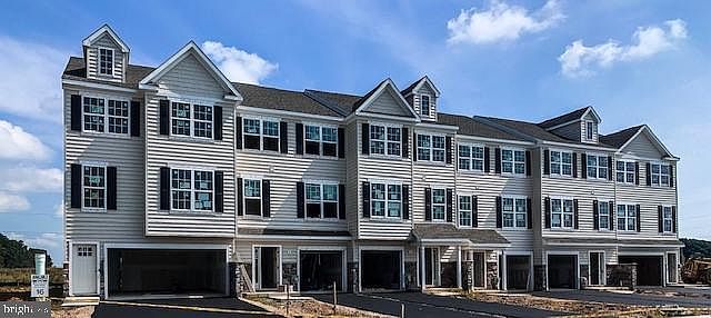 1st image of 1349 Carrick Ct