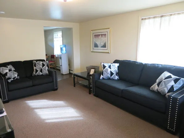 2066 Jackson St APT 1, North Pole, AK 99705