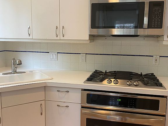 4th image of 3315 Coryell Ln