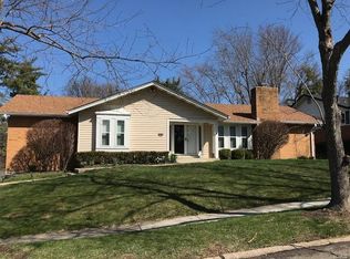 495 Manorcrest Ln, Ballwin, MO 63011