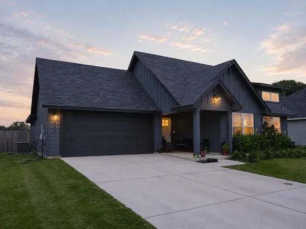 644 Tranquility Ln, Fredericksburg, TX 78624