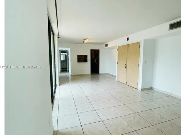 11750 SW 18th St APT 208-1, Miami, FL 33175