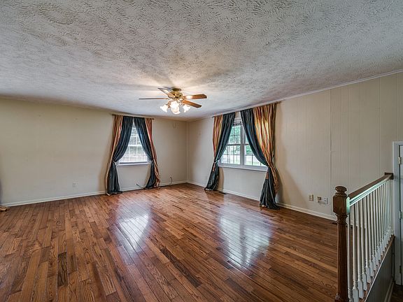 3rd image of 62 Sharon Dr