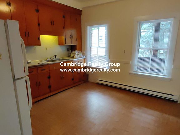 2nd image of 193-195 Mount Auburn St #2