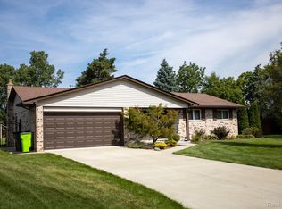 16939 Stewart Ct, Clinton Township, MI 48038