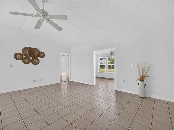 5th image of 592 SW Banks Terrace