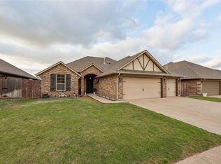 10917 SW 30th Ter, Yukon, OK 73099