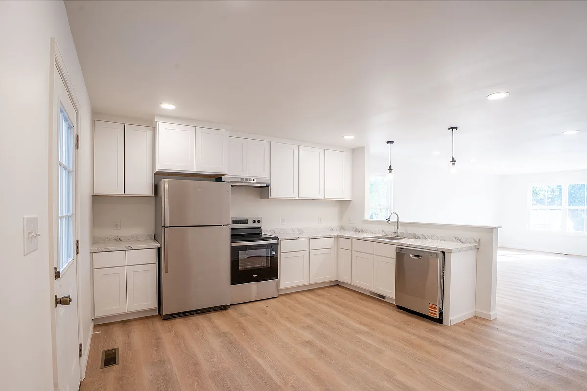 Building Photo - 2322 Holliday St #3