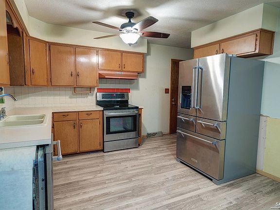 5th image of 404 E Parkway Ave