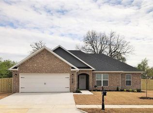 1725 Tracey Rd, Pea Ridge, AR 72751