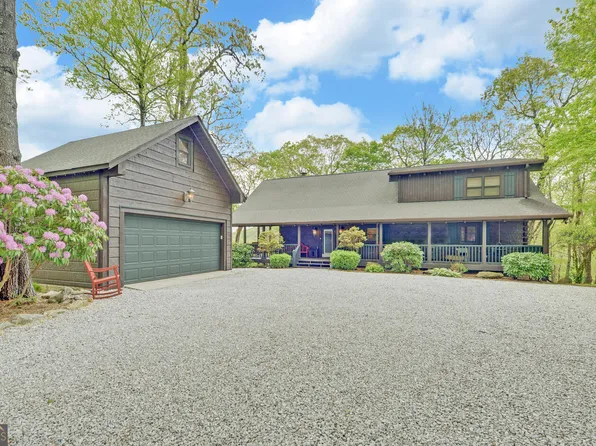 383 Bayberry Ln, Dillard, GA 30537