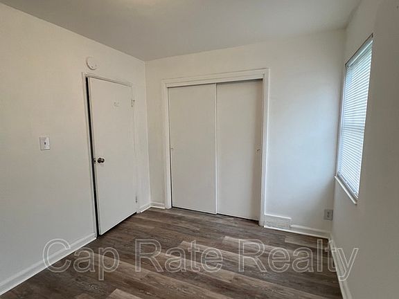 4th image of 94 N Hampton Rd