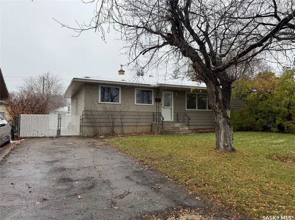 158 Rose Street N, Regina, SK S4R 2Y1
