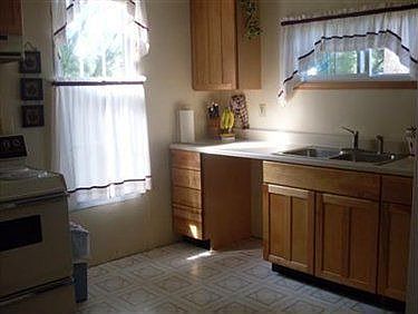 4th image of 8024 French St