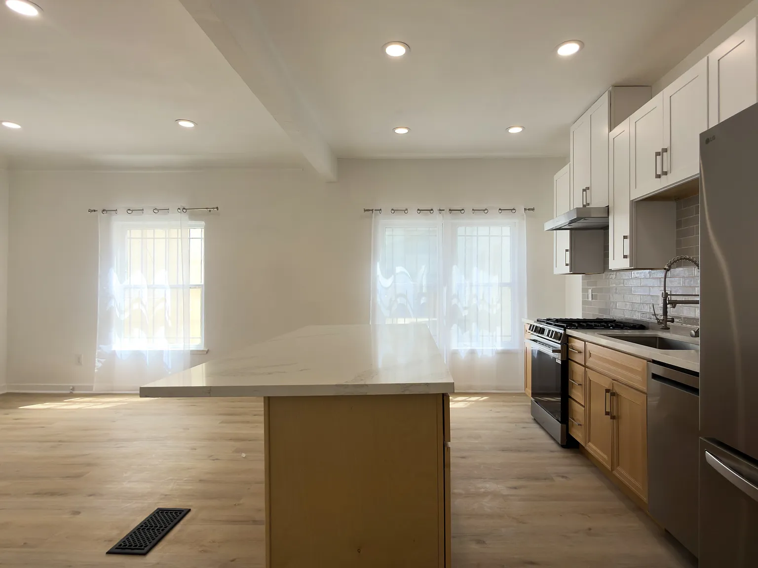Just-renovated 2 bed/2 bath with a standout open kitchen in West Hollywood/ Beverly Grove — Photo 2