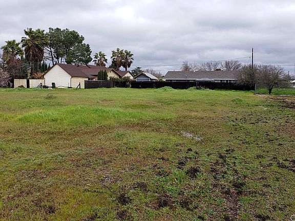 3rd image of 0 E Mill St