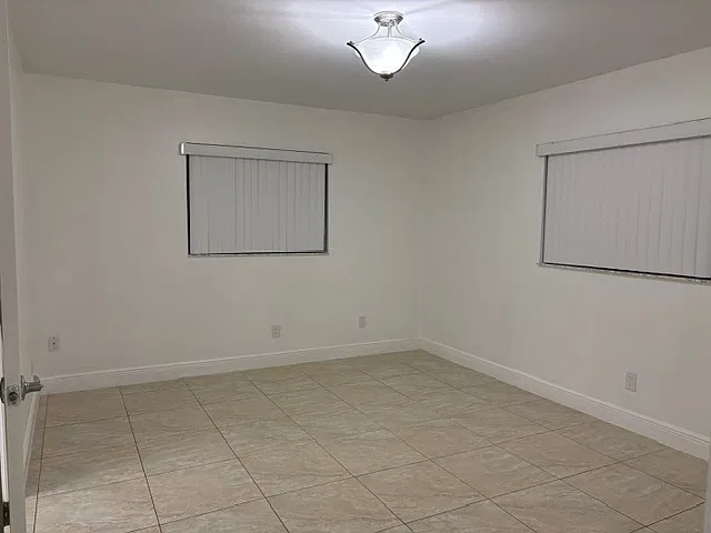 3 bed, 1306 sqft, $2,000 — Photo 2
