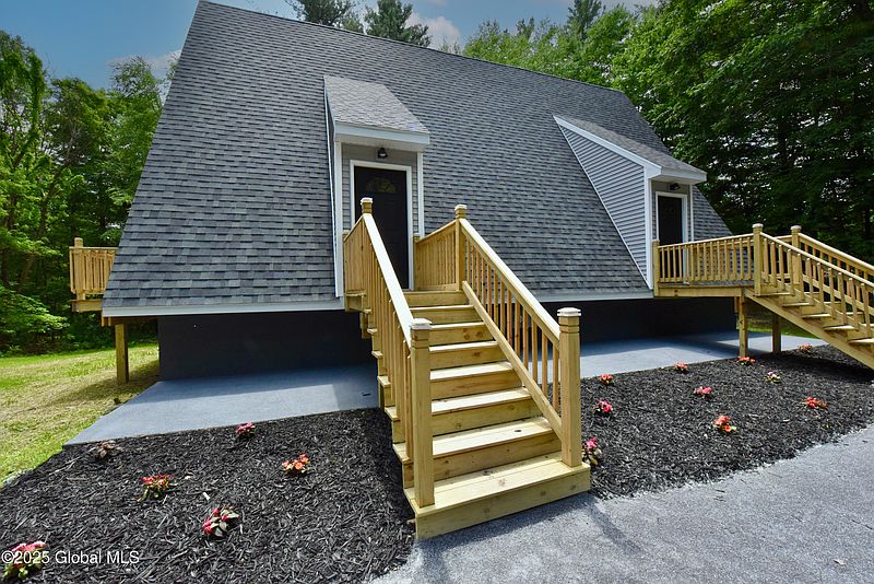 3rd image of 126-128 N Greenfield Road