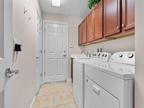 4th image of 5395 Dominica St #5395