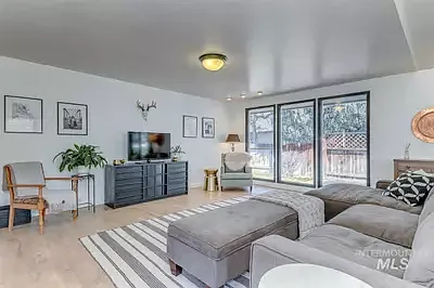 3512 S Brookshore Pl — Photo 3
