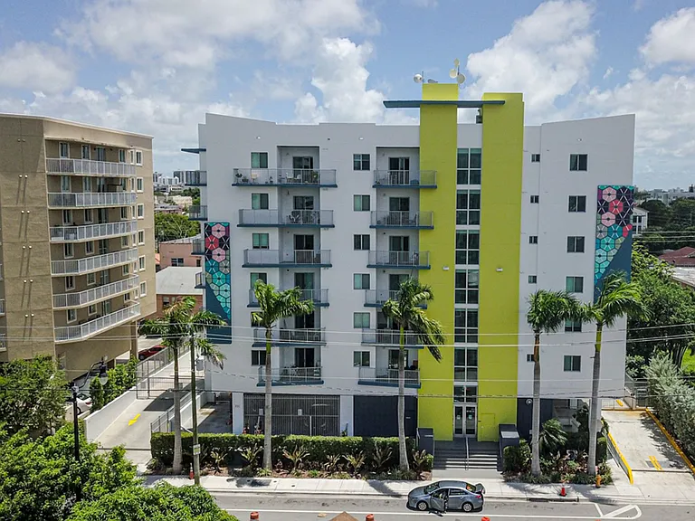 Vista del Rio Apartments — Photo 9