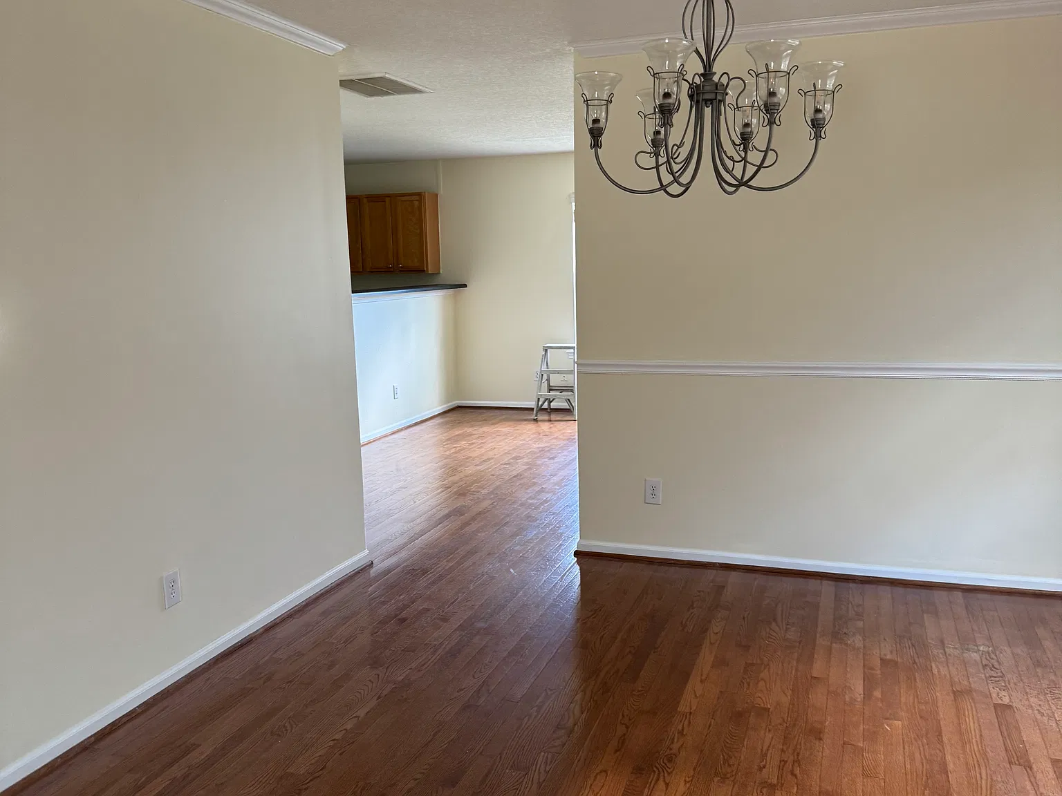 3 bed, 2.5 bath, 2159 sqft, $2,250 — Photo 2