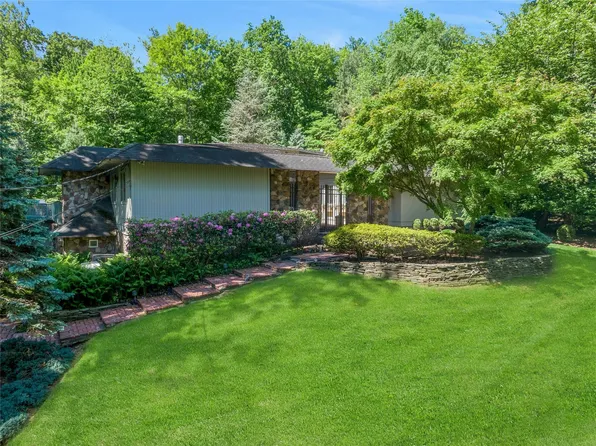 15 Wagon Wheel Drive, New City, NY 10956