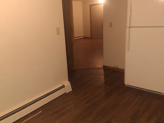3rd image of 606 W 2nd St #4