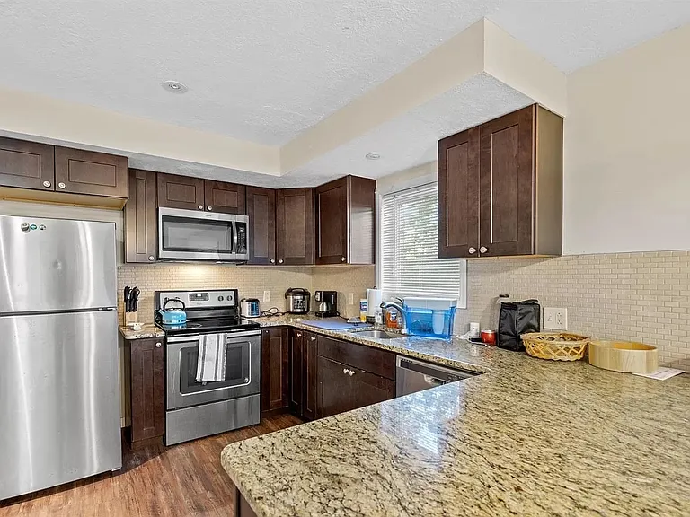 127 Birdseye View Dr #B — Photo 2