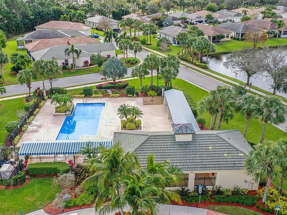 5th image of 229 SW Manatee Springs Way