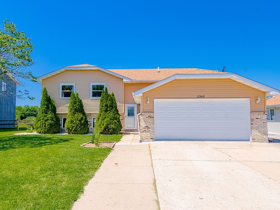 1st image of 2360 Parklake Dr