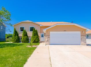 2360 Parklake Dr, Morris, IL 60450