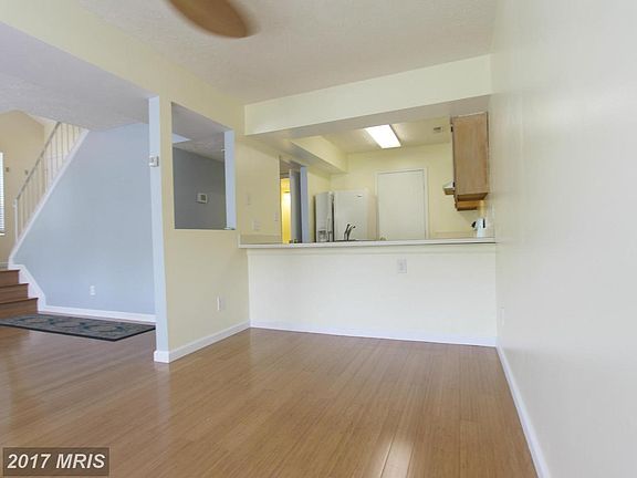 3rd image of 46361 Columbus Dr