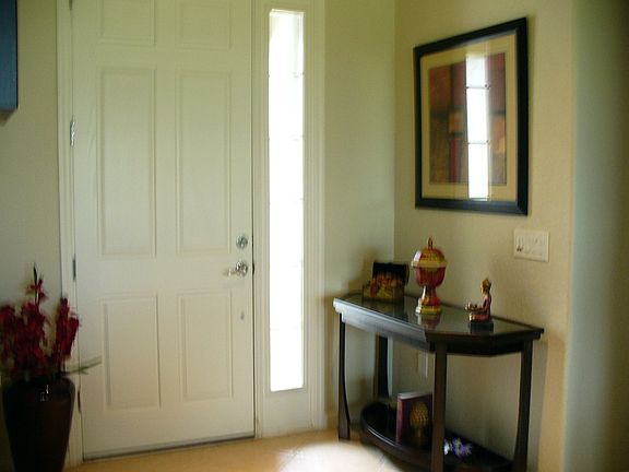 ceramic tile, 9' ceilings