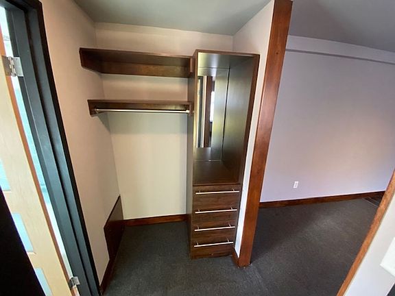5th image of 316 Oak Grove St APT 705