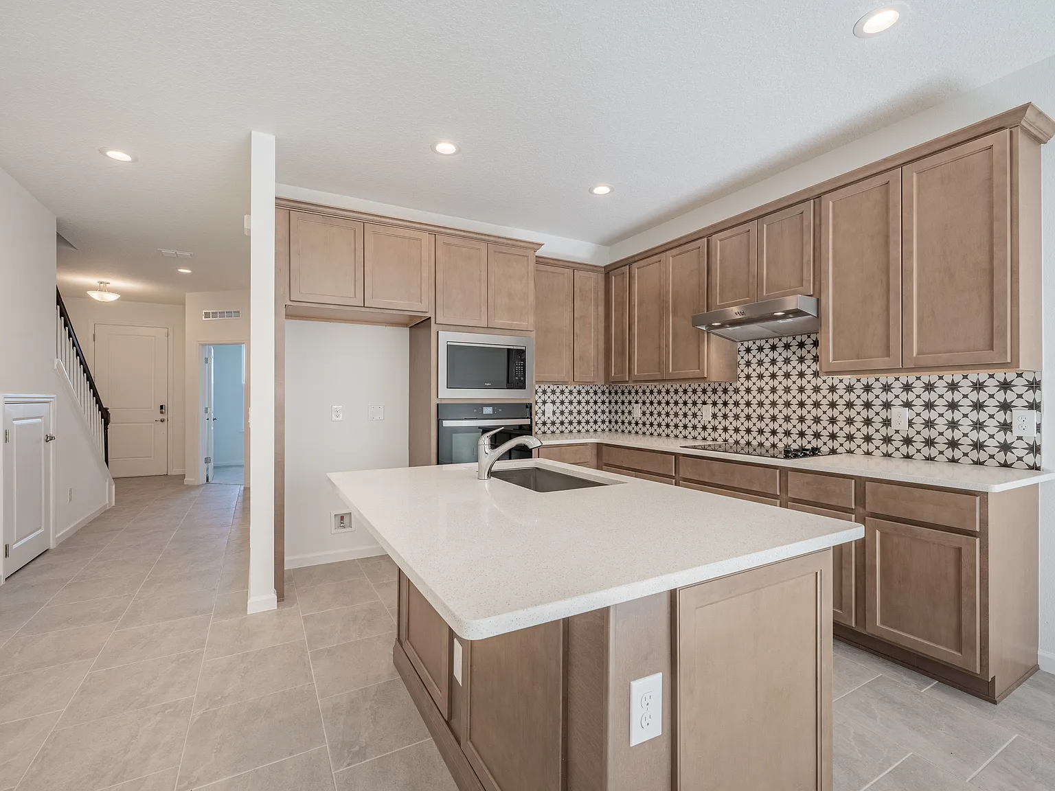 4 bed, 3.0 bath, 2003 sqft, $2,900 — Photo 1