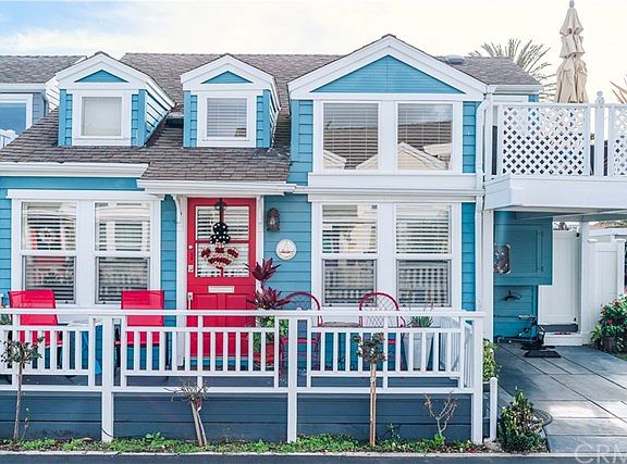 2nd image of 20 Cabrillo St
