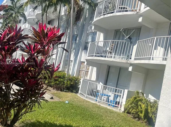 484 NW 165th St Rd APT A212, Miami, FL 33169