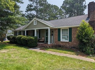 551 Farmview Dr, Fayetteville, NC 28311