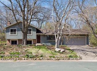 1735 Hickory Hill Dr, Saint Paul, MN 55122