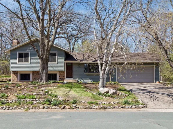 1735 Hickory Hill Dr, Saint Paul, MN 55122