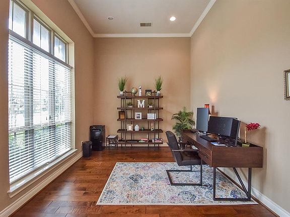 5th image of 27906 Eastonwood Ct