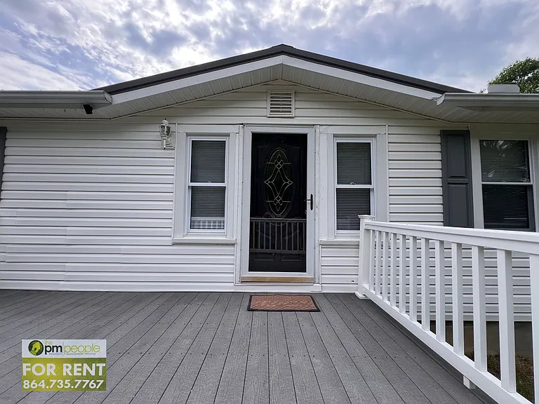 114 Radcliff Dr — Photo 1