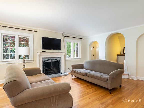 4th image of 2225 Englewood Dr SE