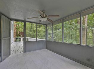 9415 Martin Rd, Roswell, GA 30076